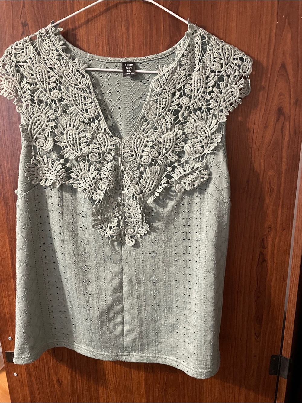 Shein Curve White and Sage Lace Yoke Sleeveless tops (2-Pack) 1XL - Picture 2 of 7